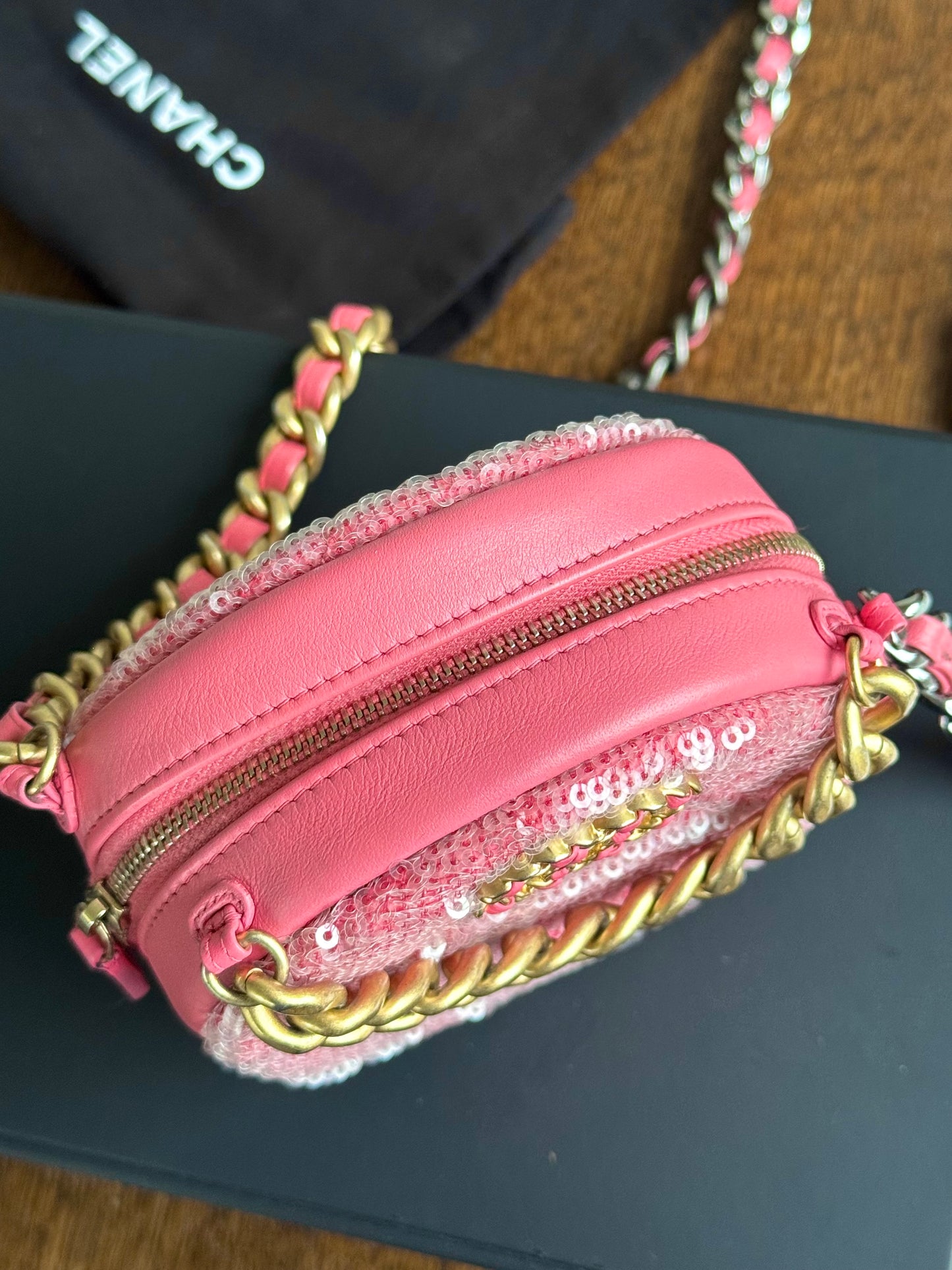 Pre-owned Chanel 19 Round Pink Clutch With Chain