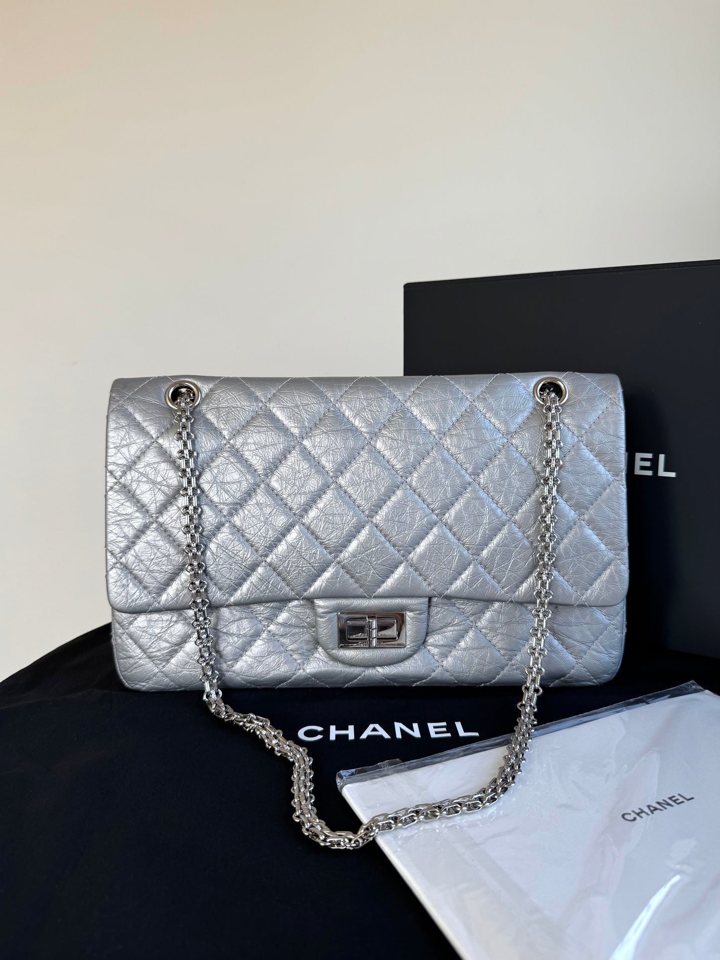 Pre-owned Chanel 2.55 Reissue Maxi 227 Silver Leather Flap Bag