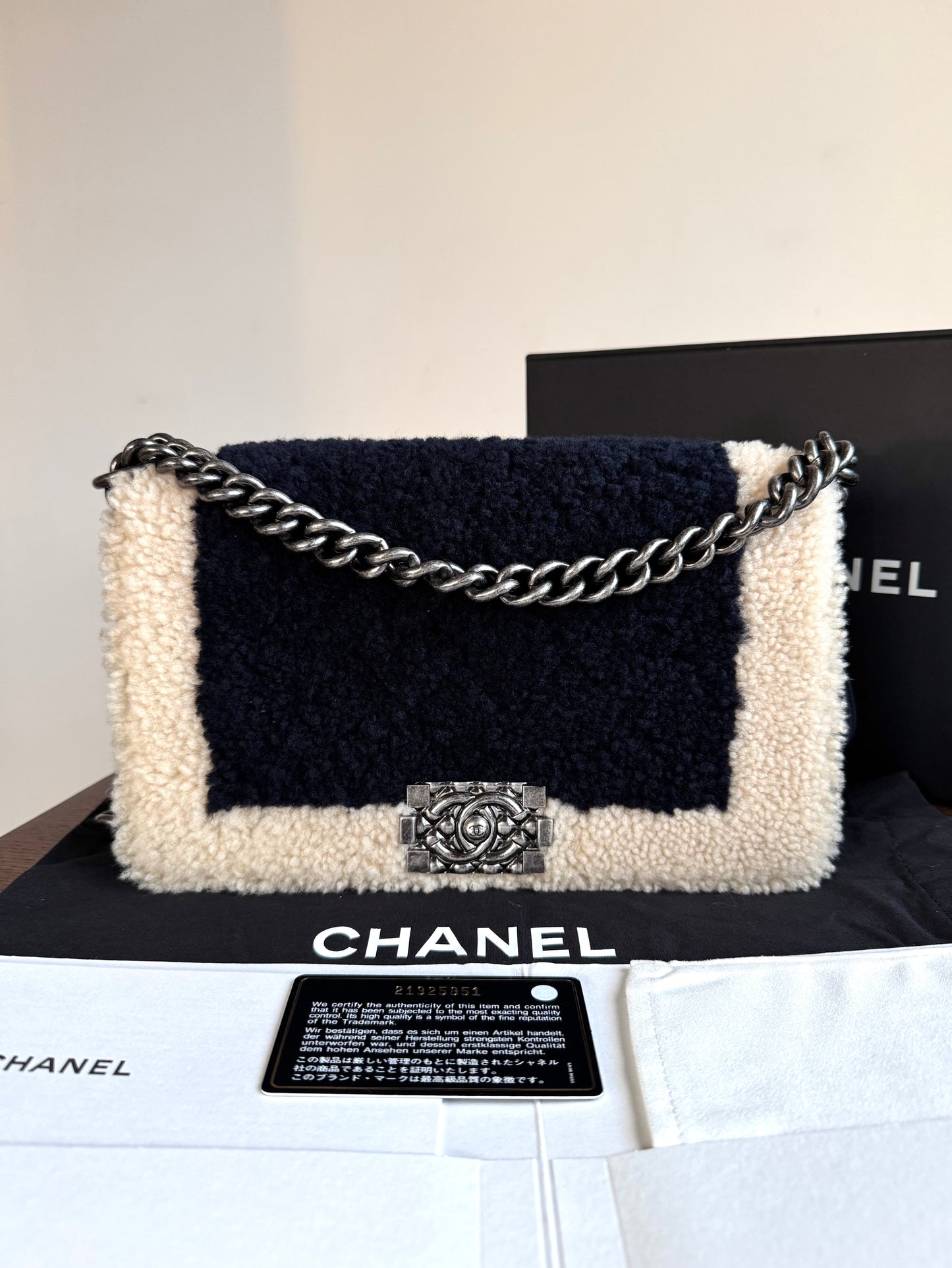 Pre-owned Chanel Boy Medium Shearling Navy White Flap Bag
