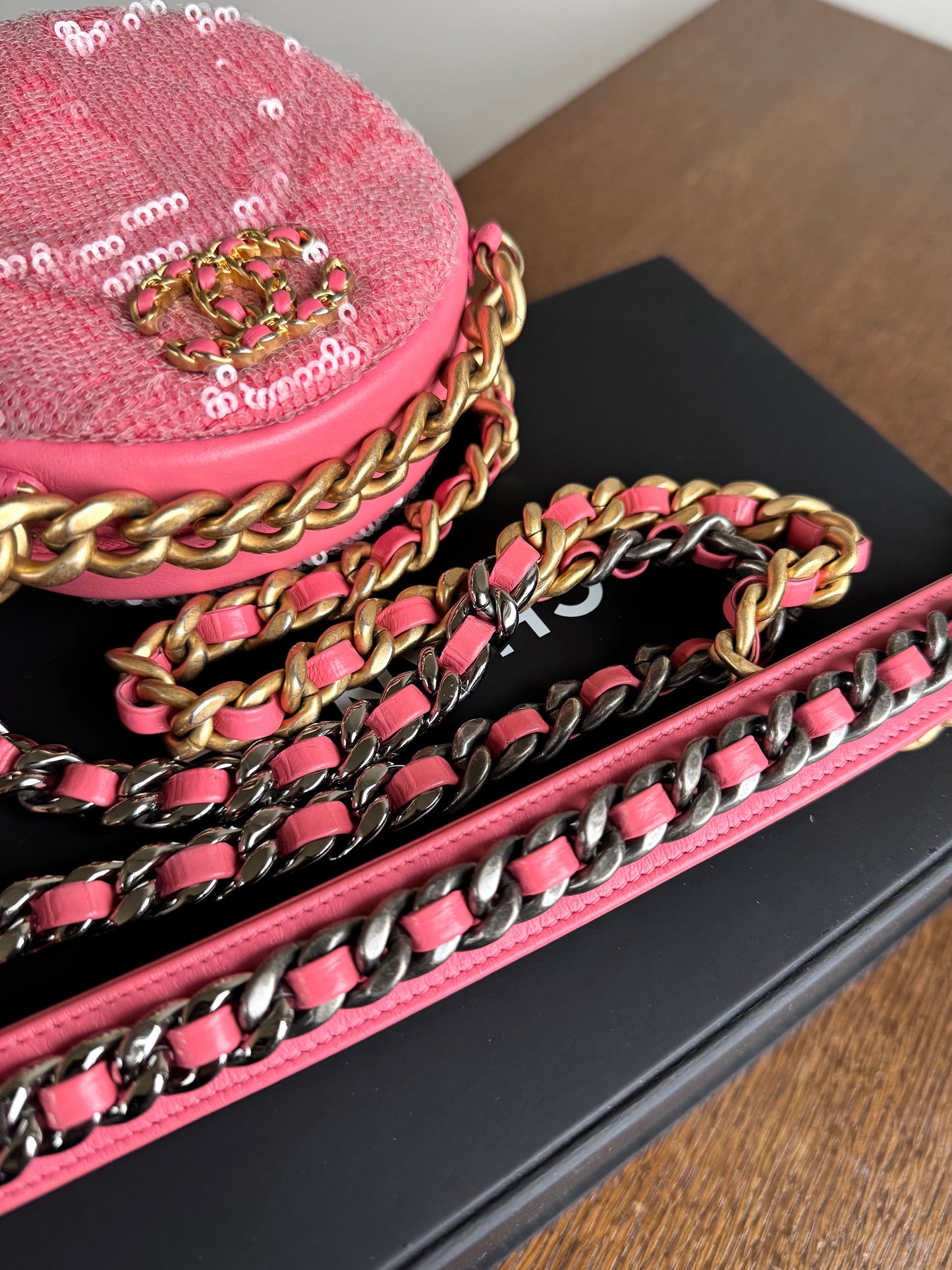 Pre-owned Chanel 19 Round Pink Clutch With Chain
