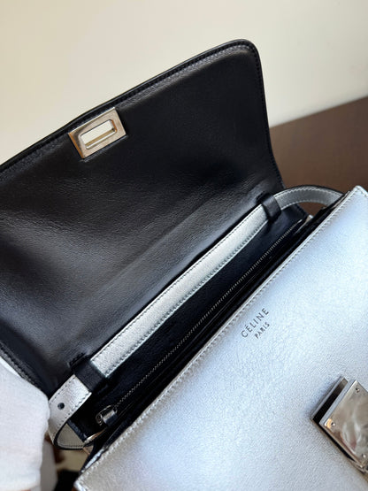 Pre-owned Céline Classic Box Medium Silver Leather Bag