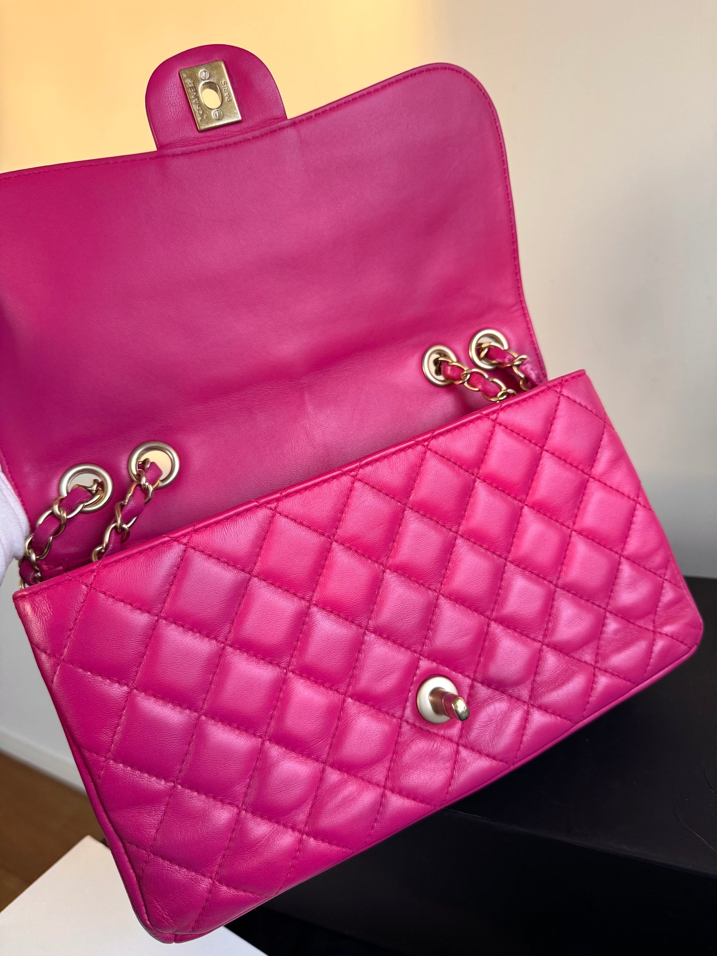 Pre-owned Chanel Paris-Seoul Mademoiselle Chic Medium Pink Leather Bag