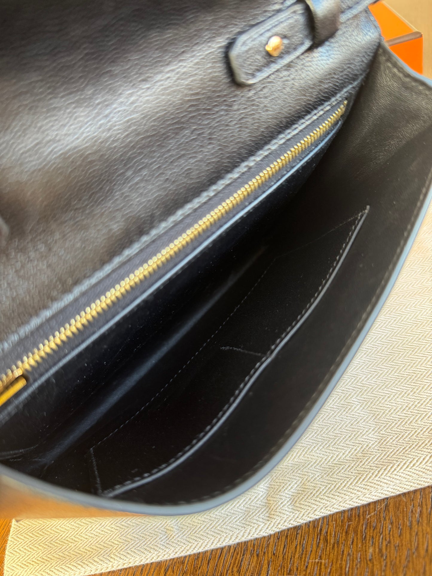Pre-owned Hermès Cinhetic To Go Black Chèvre Mysore Bag