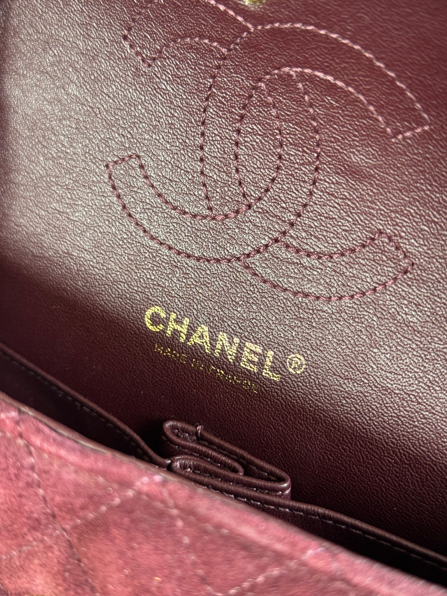 Pre-owned Chanel 2.55 Reissue Small 224 Burgundy Suede Flap Bag