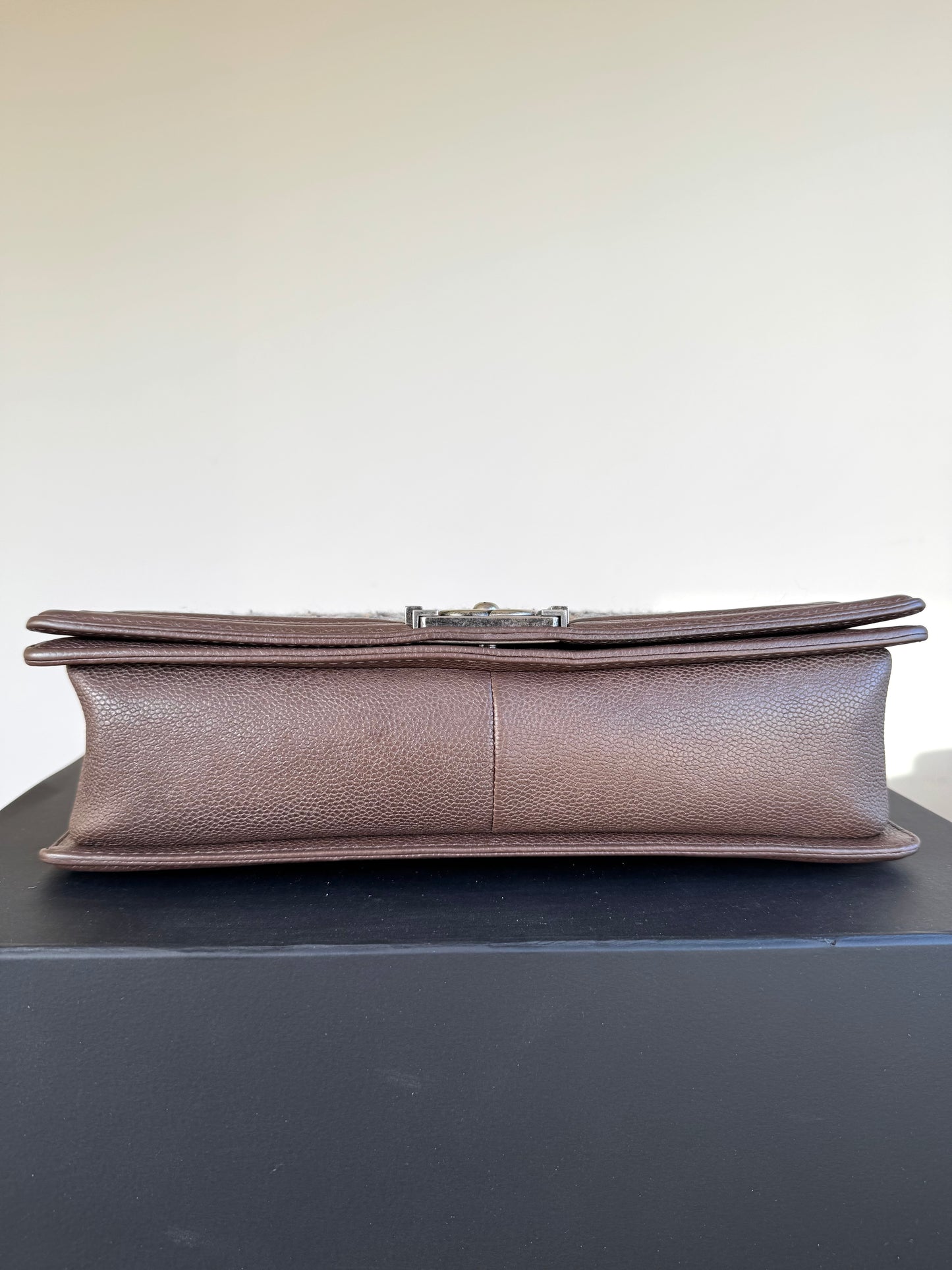 Pre-owned Chanel Boy Maxi Brown Tweed Leather Flap Bag