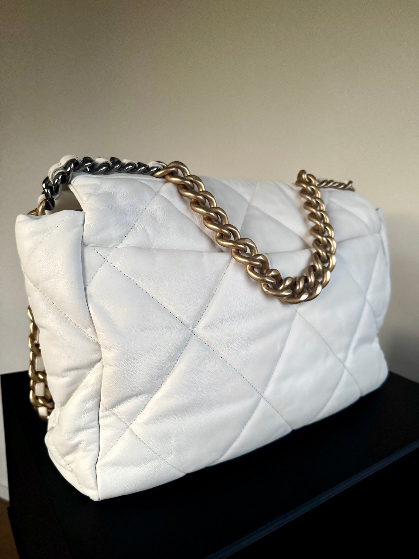 Pre-owned Chanel 19 Maxi White Lambskin Flap Bag