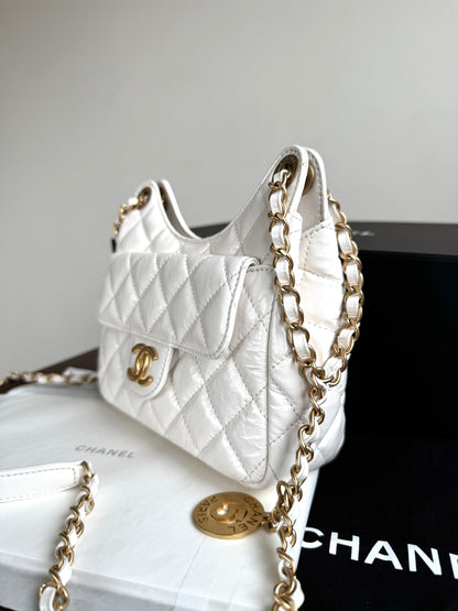 Pre-owned Chanel 2023 CC Small Wavy White Shiny Calfskin Hobo Bag