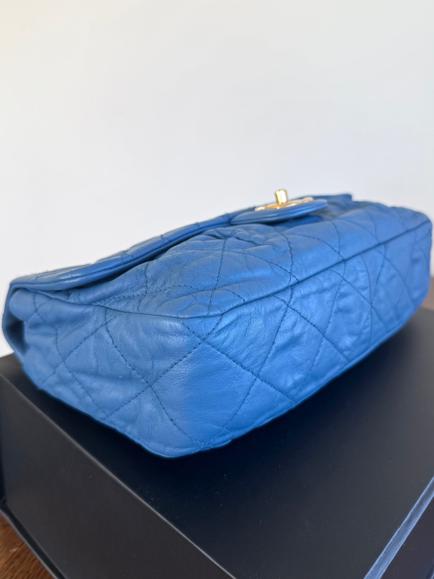 Pre-owned Chanel CC Large Blue Iridescent Calfskin Flap Bag