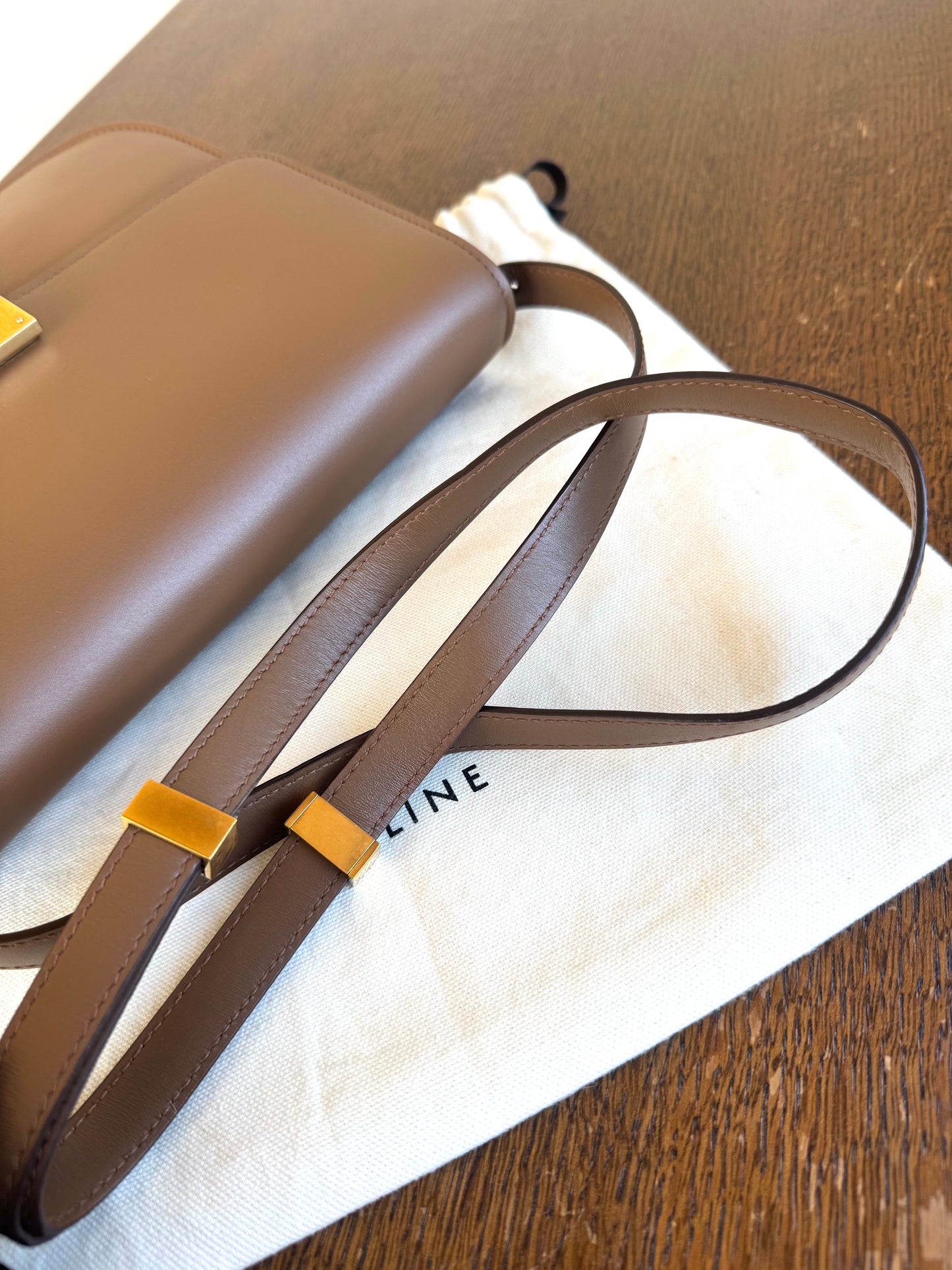 Pre-owned Celine Classic Box Medium Brown Calfskin Bag