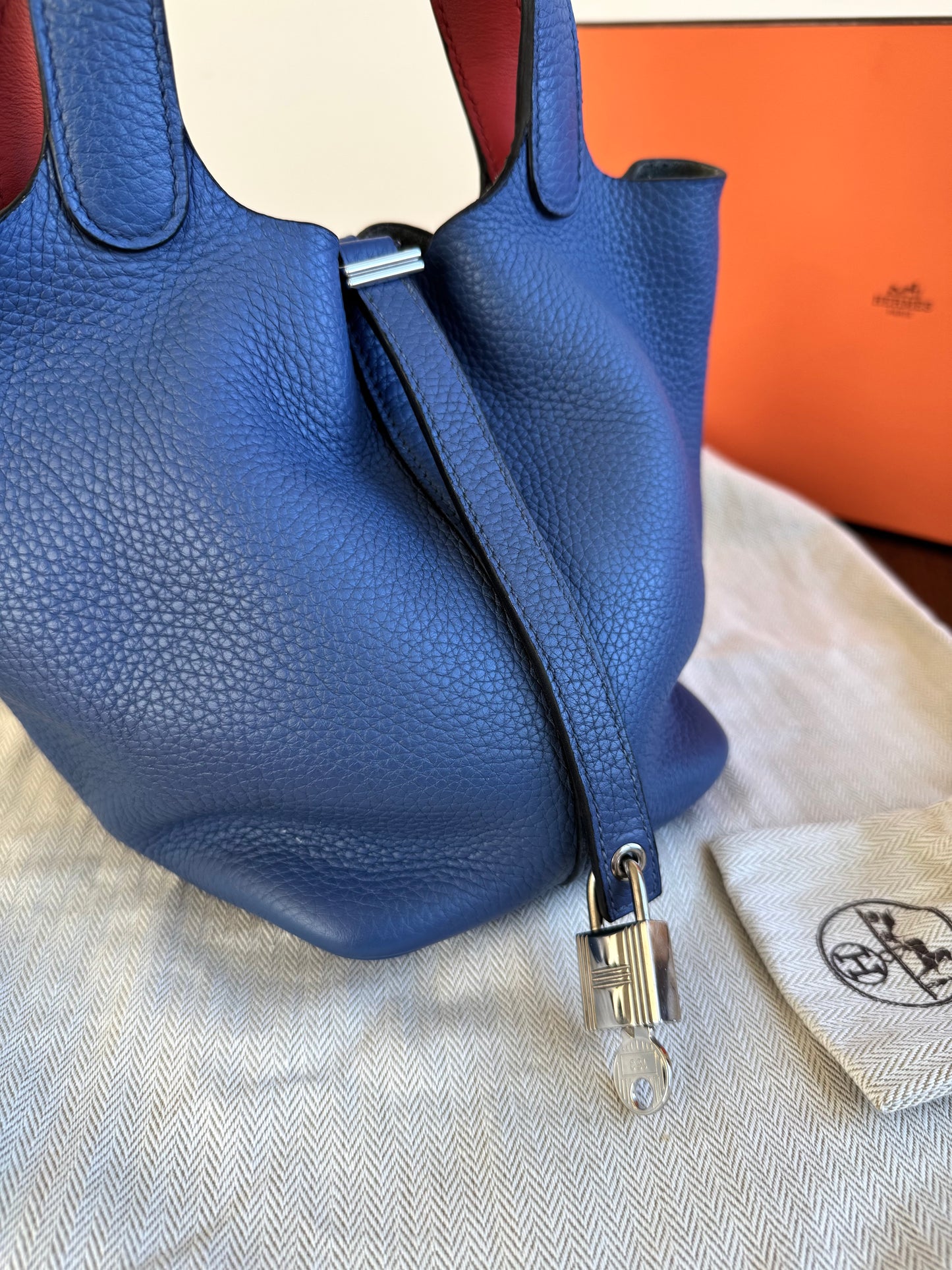 Pre-owned Hermès Picotin 18 Blue Brighton Capucine Clemence Bucket Bag