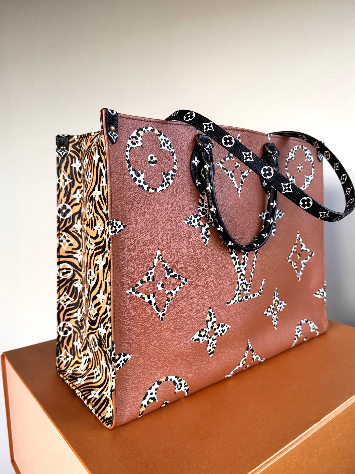 Pre-owned Louis Vuitton OnTheGo GM Jungle Monogram Tote Bag Limited Edition