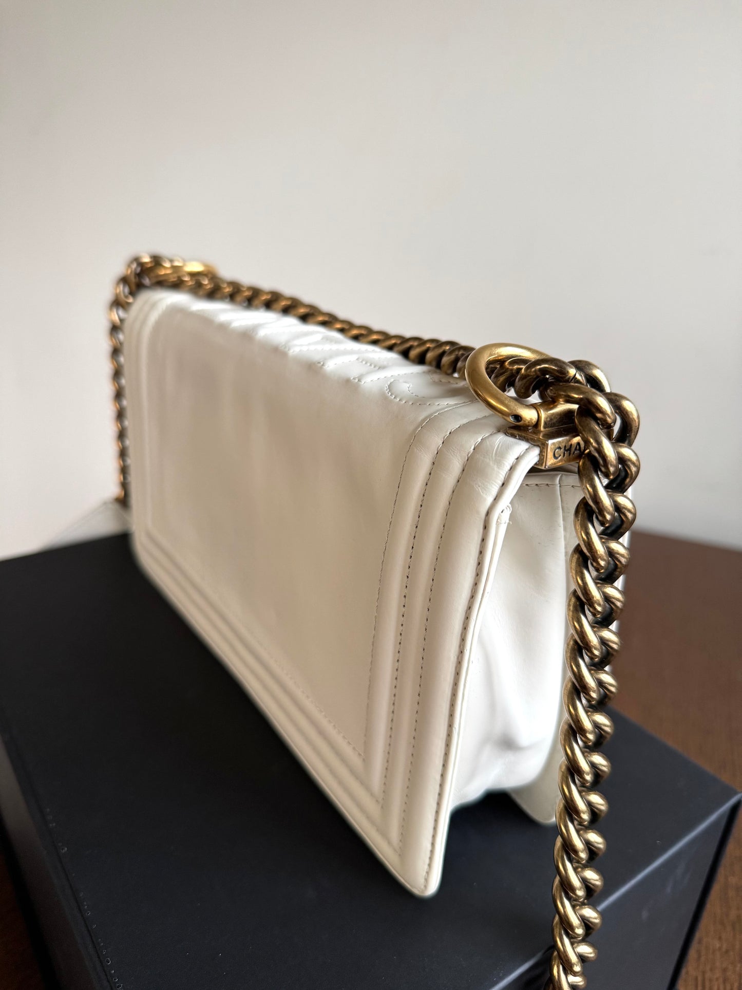 Pre-owned Chanel Boy Medium Original Clasp White Leather Flap Bag