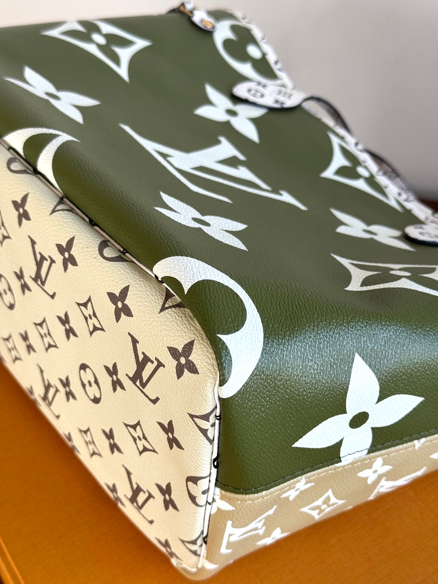 Pre-owned Louis Vuitton Neverfull MM Monogram Giant Kaki Tote Bag