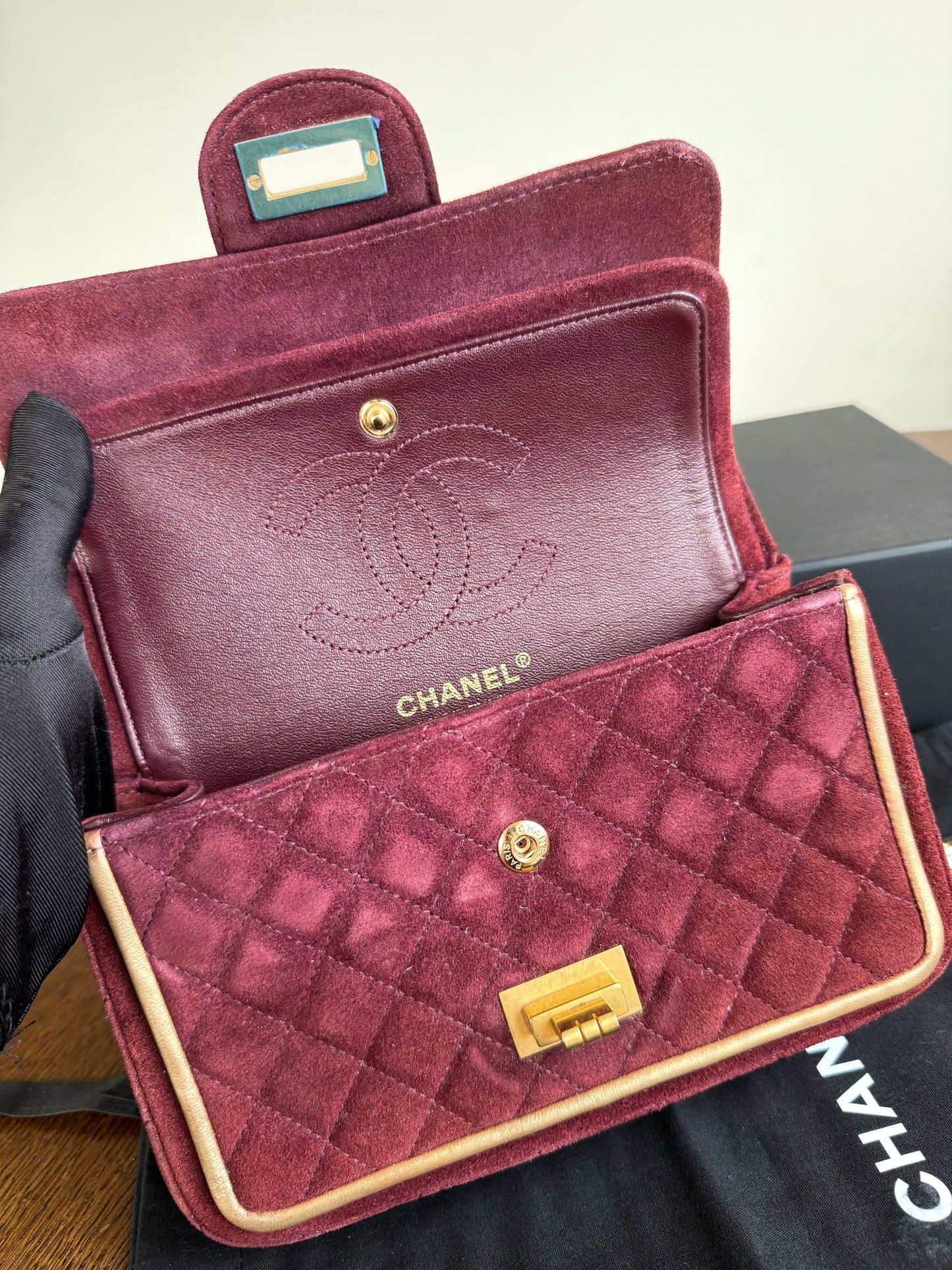 Pre-owned Chanel 2.55 Reissue Small 224 Burgundy Suede Flap Bag