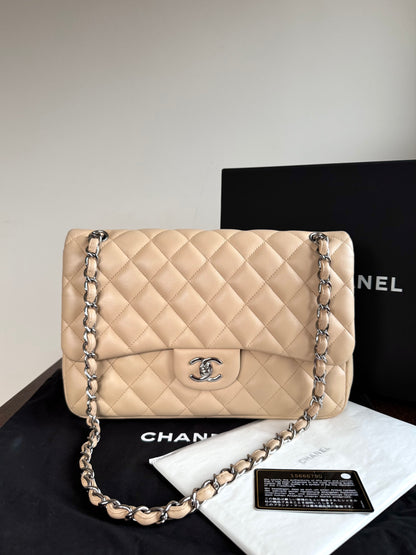 Pre-owned Chanel Timeless Classic Jumbo Beige Lambskin Flap Bag