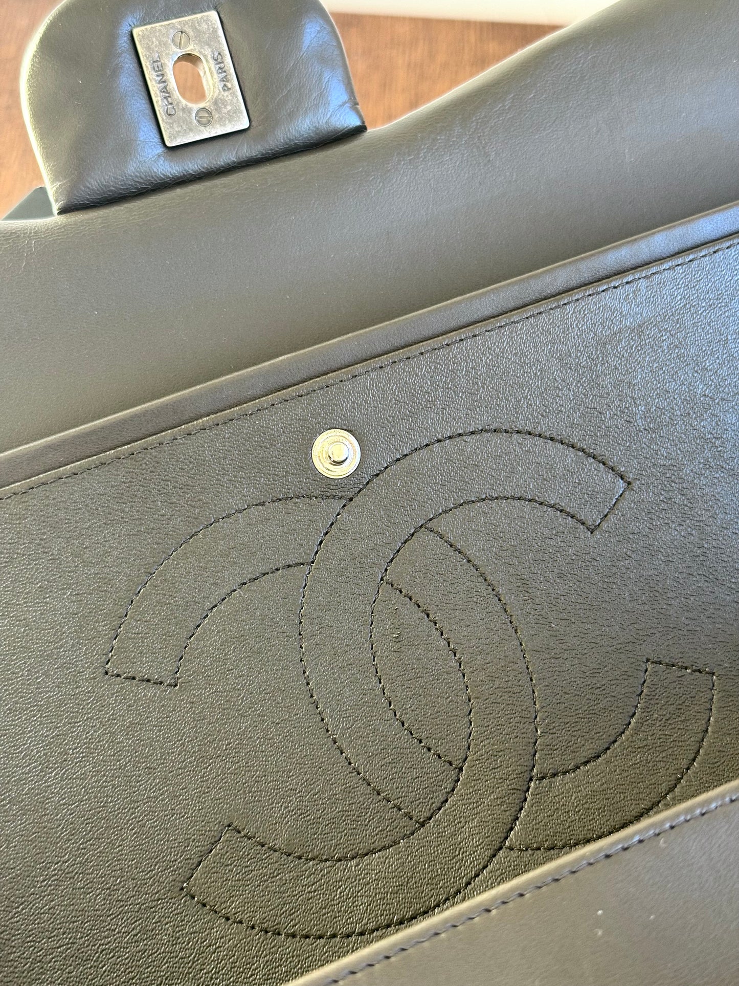 Pre-owned Chanel Timeless Classic Jumbo Tricolor Leather Flap Bag