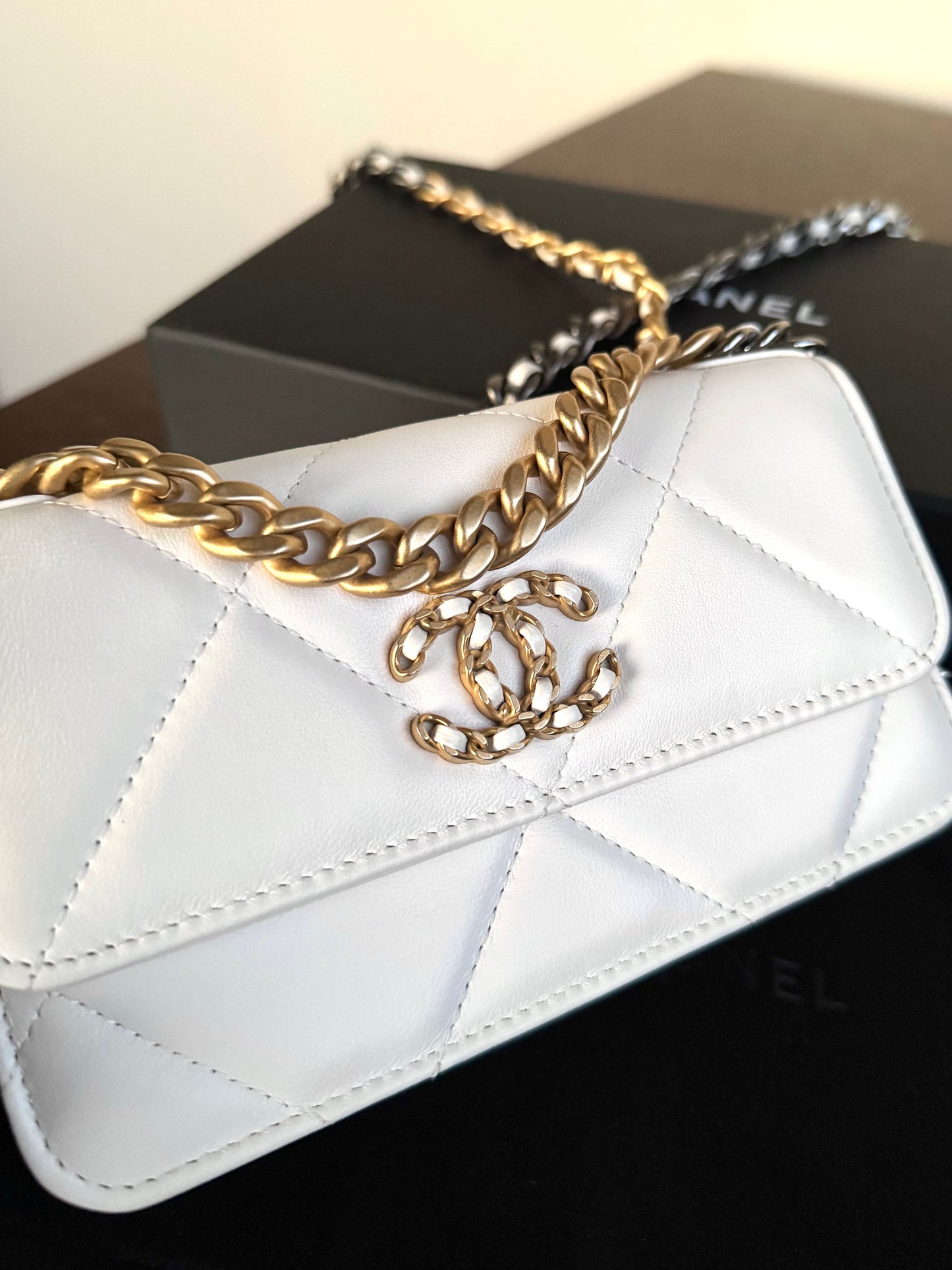 Pre-owned Chanel 19 WOC White Leather Flap Bag