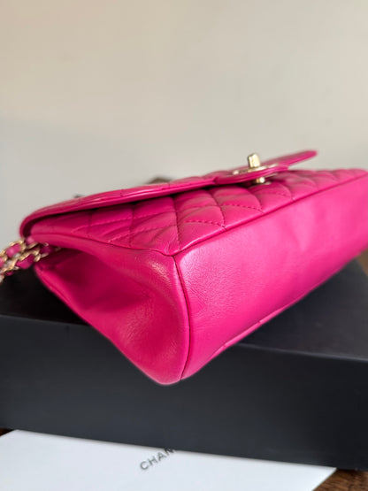 Pre-owned Chanel Paris-Seoul Mademoiselle Chic Medium Pink Leather Bag