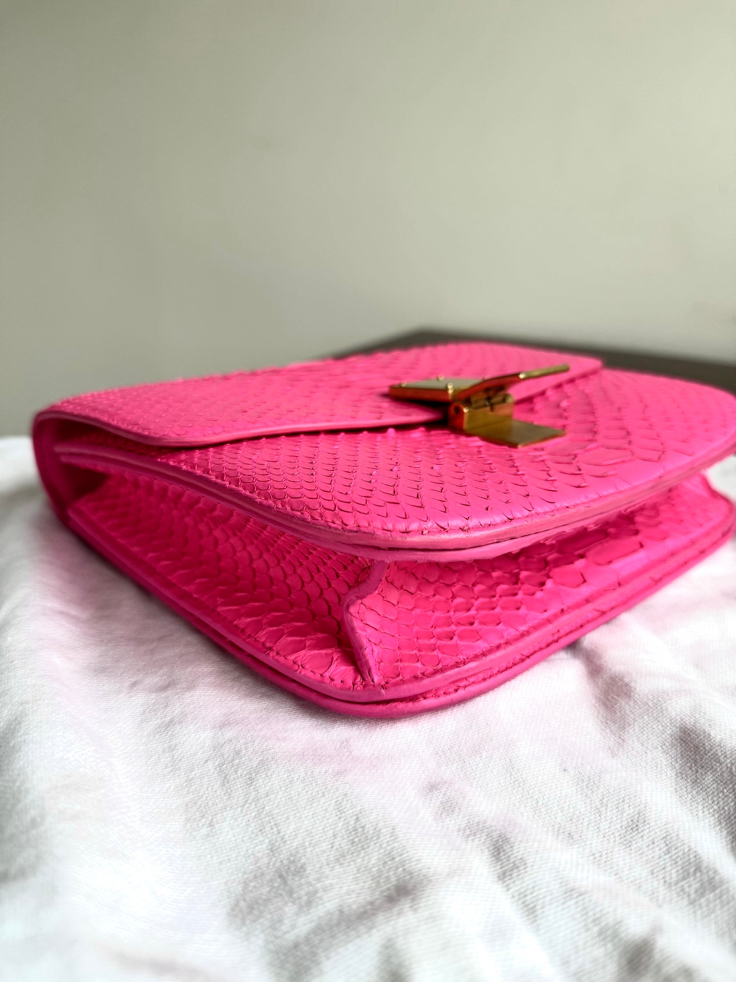Pre-owned Céline Classic Box Medium Pink Python Bag