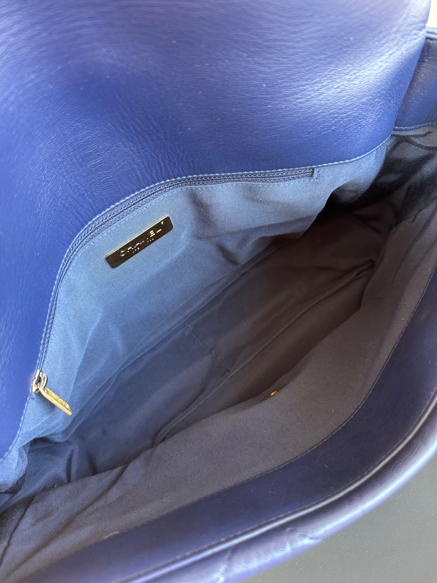 Pre-owned Chanel 19 Maxi Navy Lambskin Flap Bag