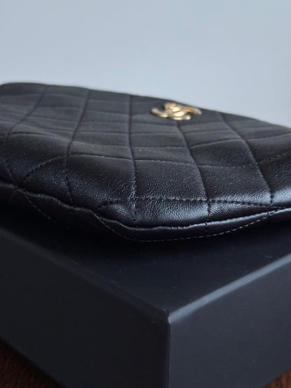 Pre-owned Chanel Black Lambskin Pearl Crown Handle Bag