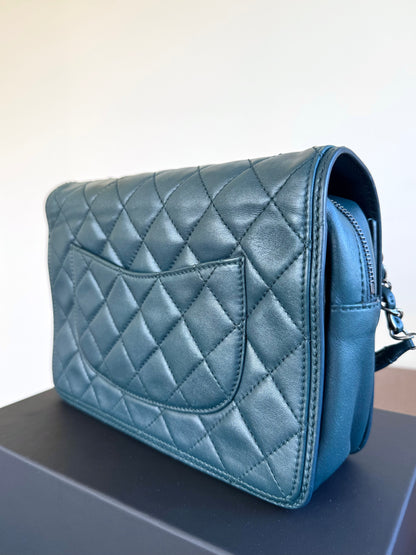 Pre-owned Chanel CC Dark Green Leather Flap Bag