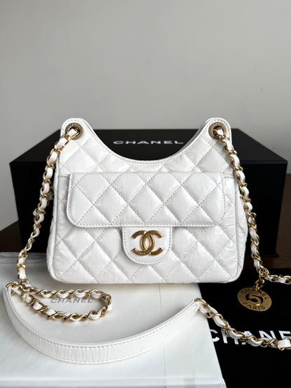 Pre-owned Chanel 2023 CC Small Wavy White Shiny Calfskin Hobo Bag