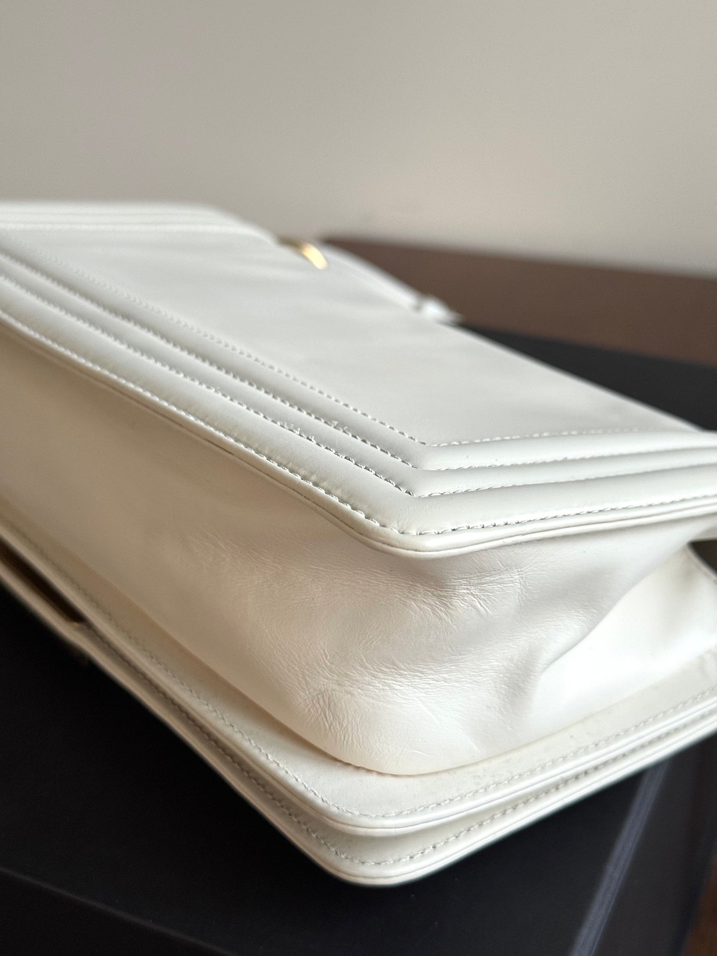 Pre-owned Chanel Boy Medium Original Clasp White Leather Flap Bag