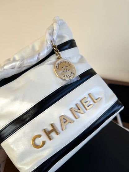 Pre-owned Chanel 22 Mini Black White Leather Tote Bag
