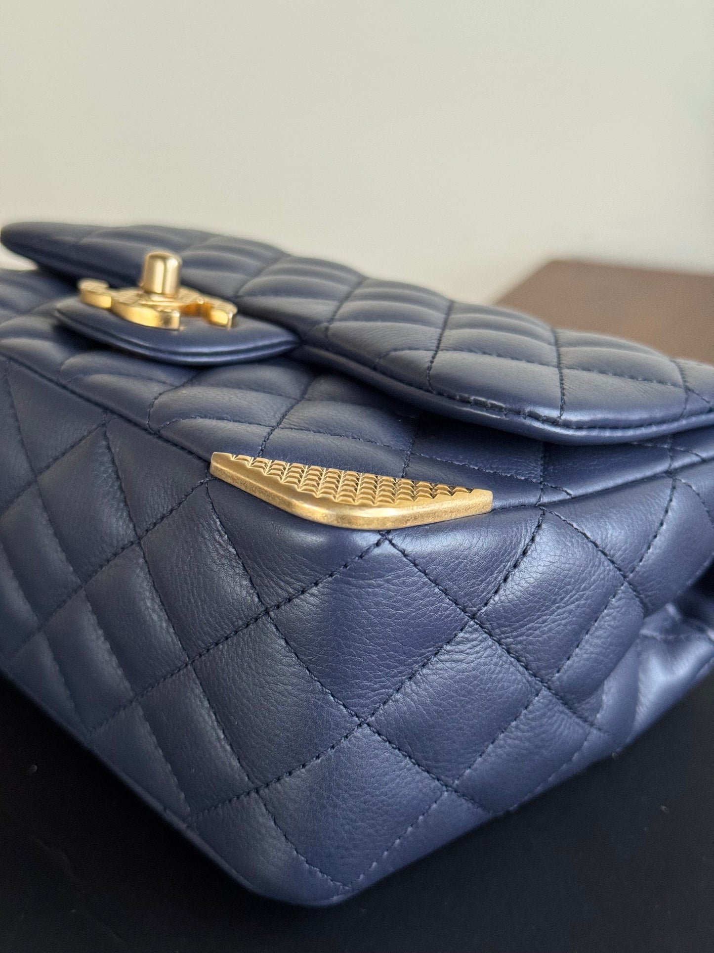 Pre-owned Chanel Rock The Corner Small Navy Leather Flap Bag