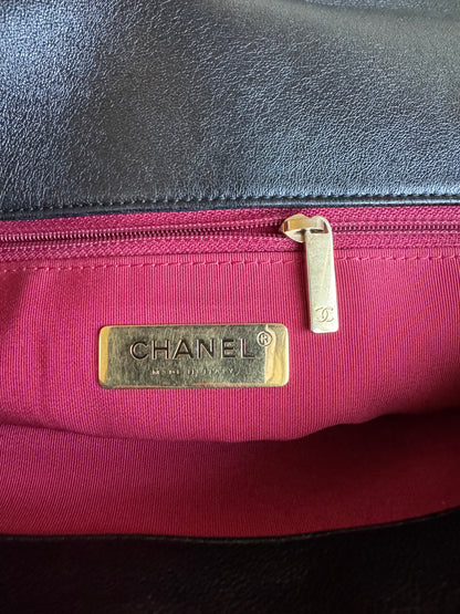 Pre-owned Chanel 19 Maxi Black Lambskin Flap Bag