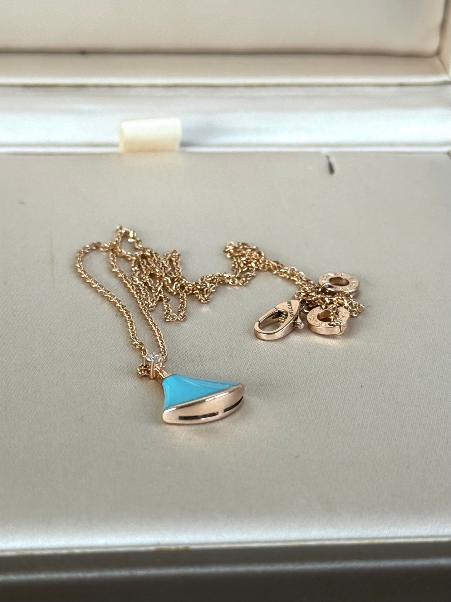 Pre-owned Bvlgari Divas Turquoise 18K Pink Gold Nacklace