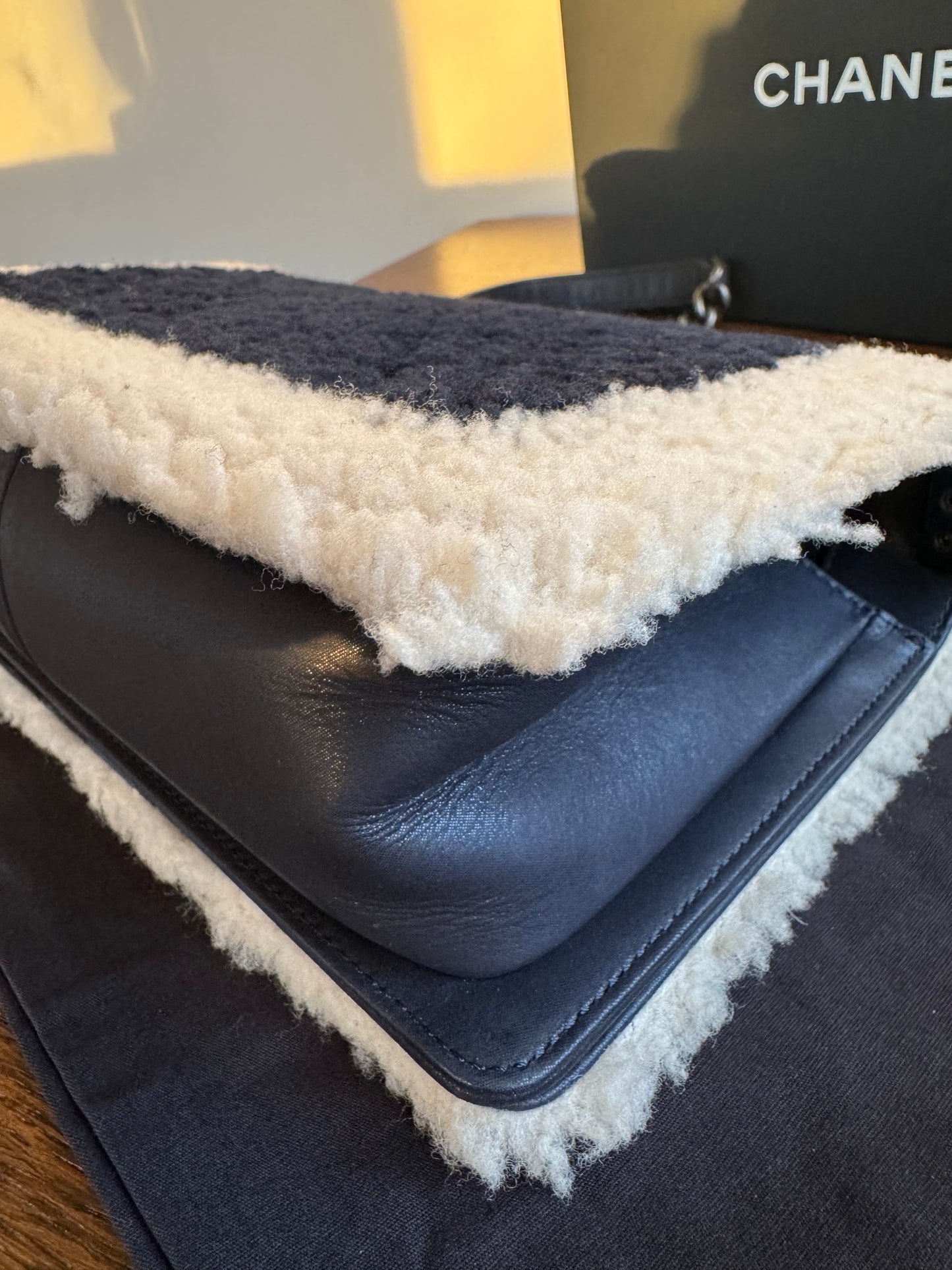 Pre-owned Chanel Boy Medium Shearling Navy White Flap Bag