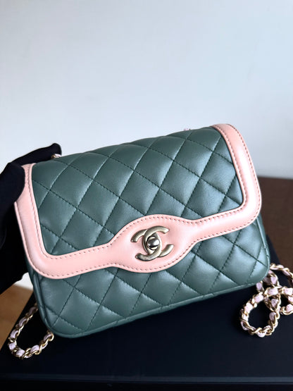 Pre-owned Chanel Diana Mini Bi-color Green Pink Leather Flap Bag