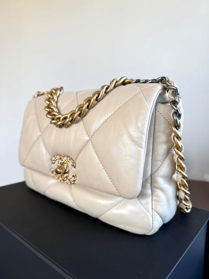 Pre-owned Chanel 19 Small Beige Lambskin Flap Bag