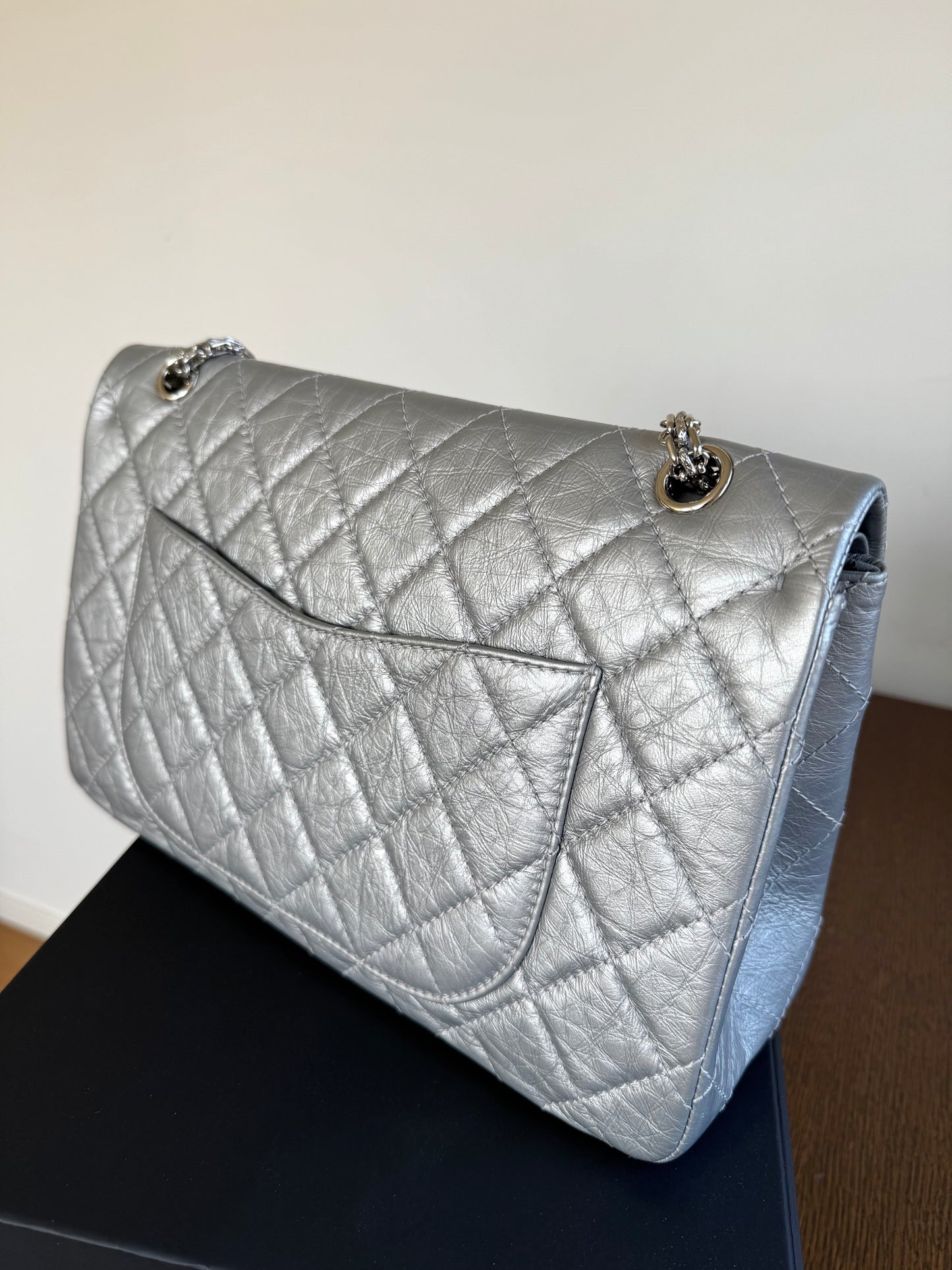 Pre-owned Chanel 2.55 Reissue Maxi 227 Silver Leather Flap Bag