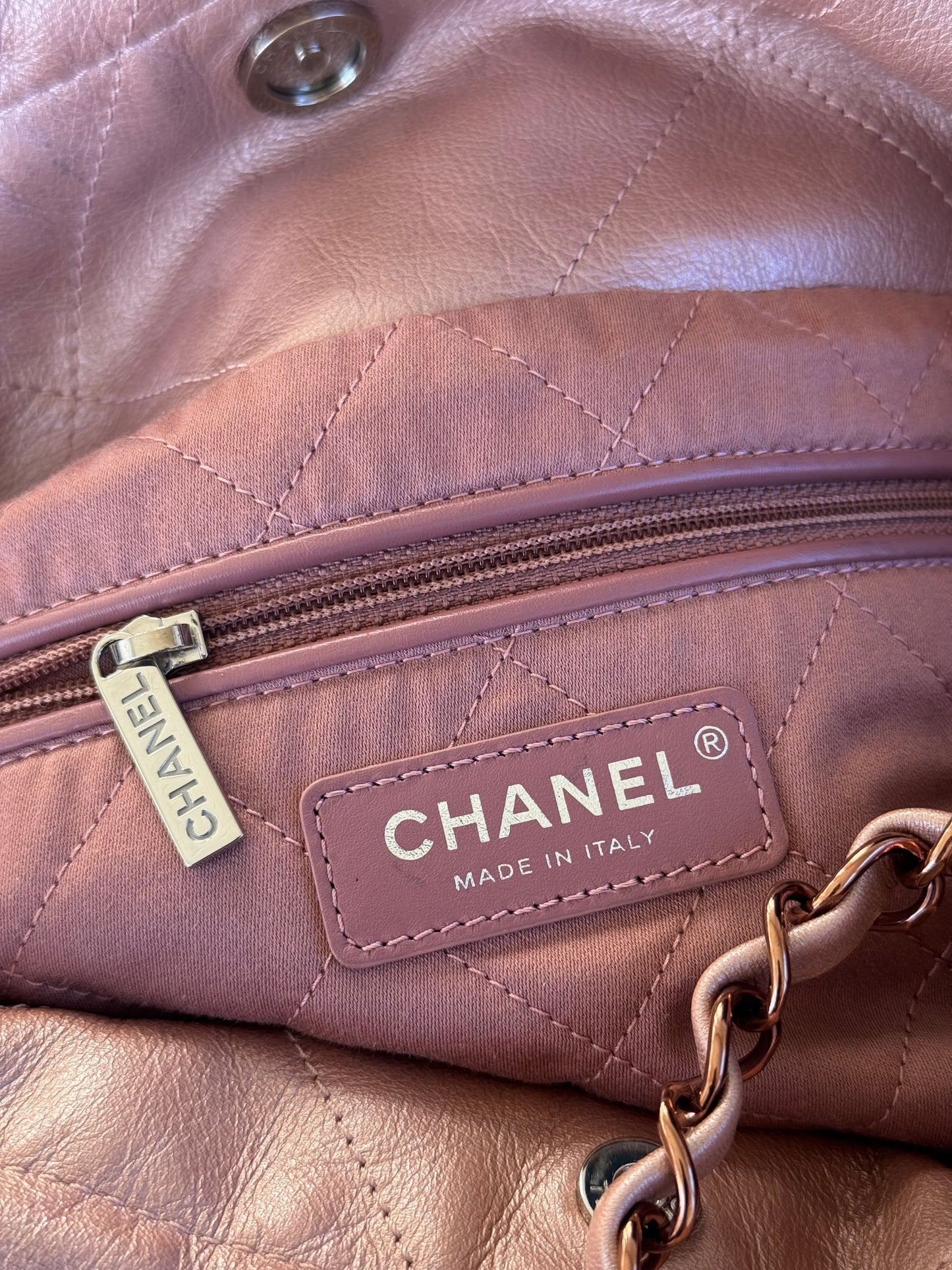 Pre-owned Chanel 22 Small Rose Gold Leather Tote Bag Limited Color