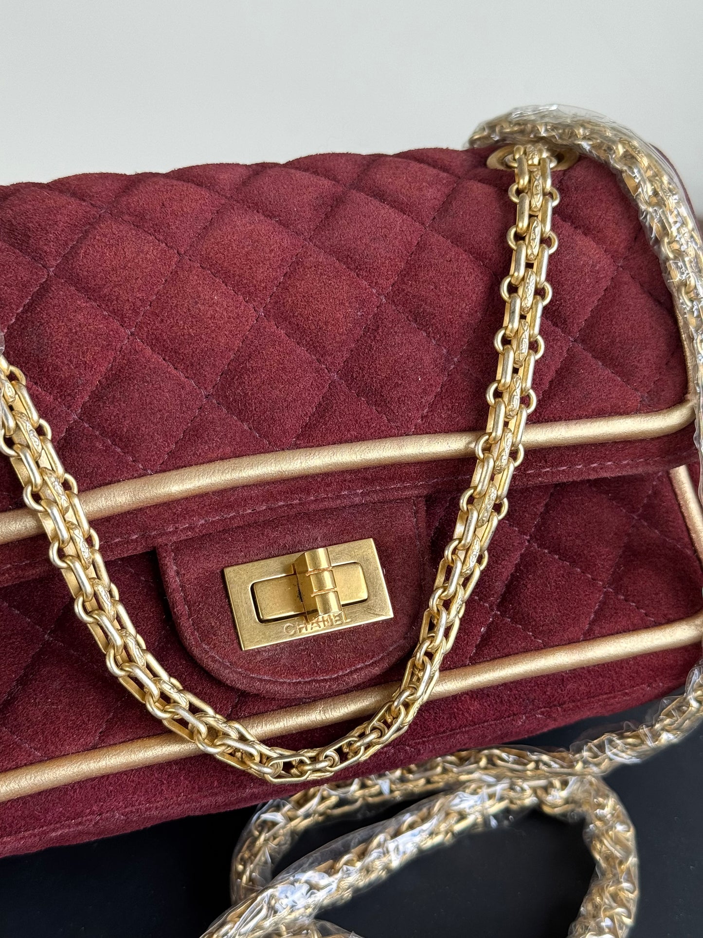 Pre-owned Chanel 2.55 Reissue Small 224 Burgundy Suede Flap Bag