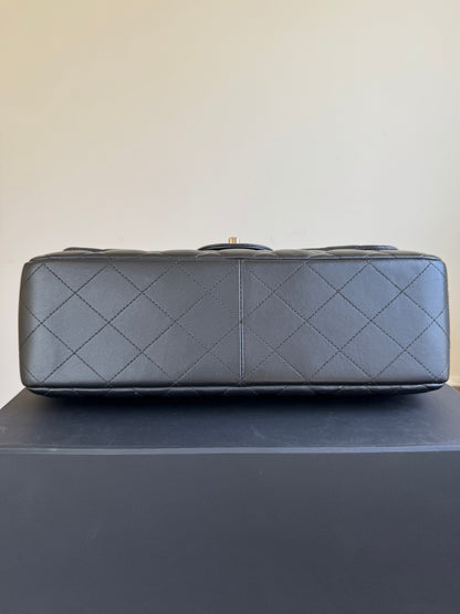 Pre-owned Chanel Timeless Classic Jumbo Black Lambskin Flap Bag