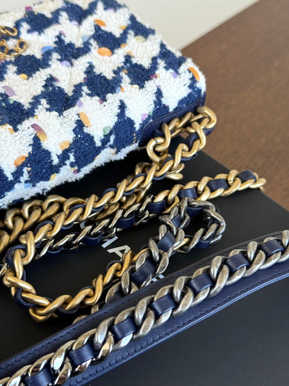 Pre-owned Chanel 19 Tweed Navy White Wallet On Chain