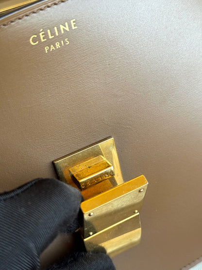 Pre-owned Celine Classic Box Medium Brown Calfskin Bag