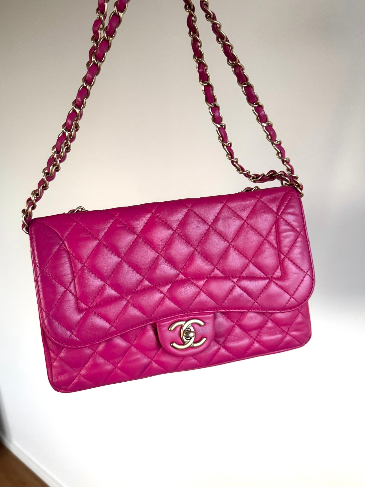Pre-owned Chanel Paris-Seoul Mademoiselle Chic Medium Pink Leather Bag