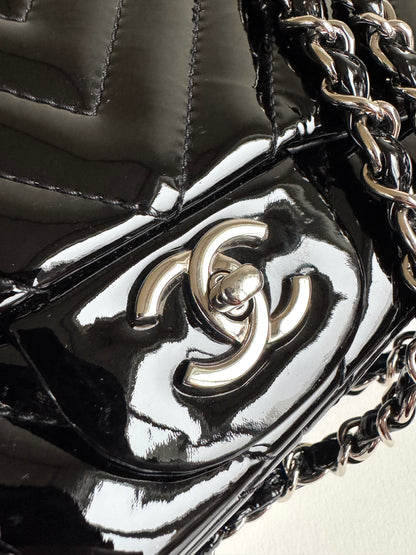 Pre-owned Chanel Classic Jumbo Black Patent Leather Flap Bag