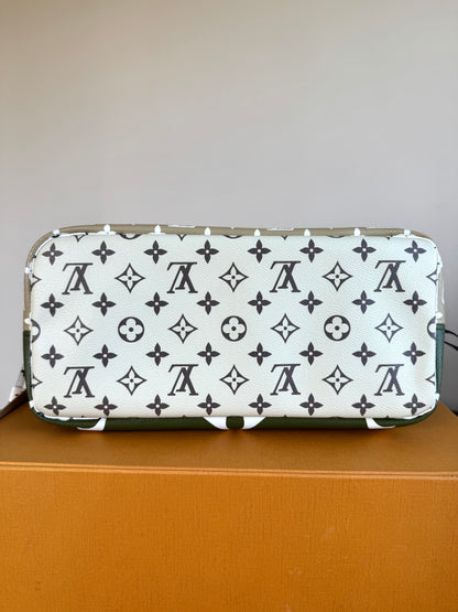 Pre-owned Louis Vuitton Neverfull MM Monogram Giant Kaki Tote Bag