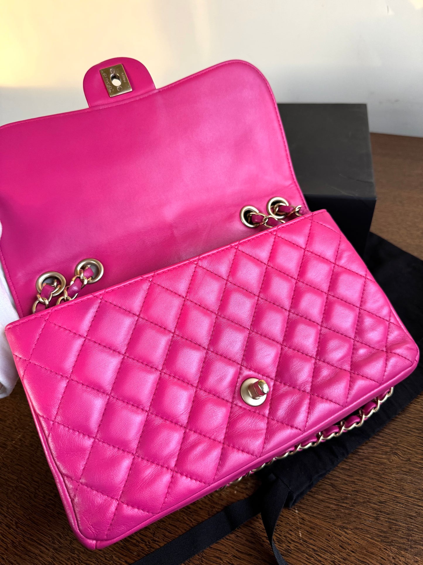 Pre-owned Chanel Paris-Seoul Mademoiselle Chic Medium Pink Leather Bag