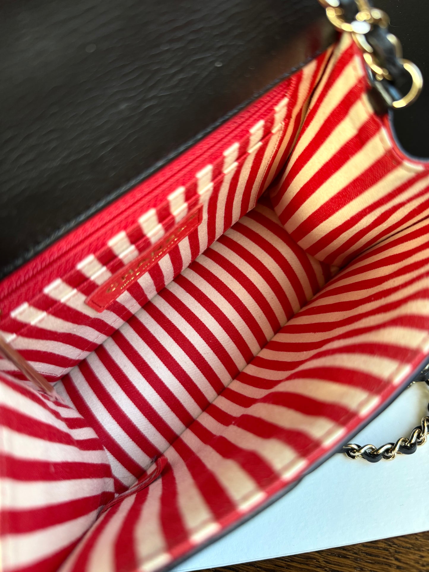 Pre-owned Chanel Chevron Envelope Black Leather Crossbody Bag