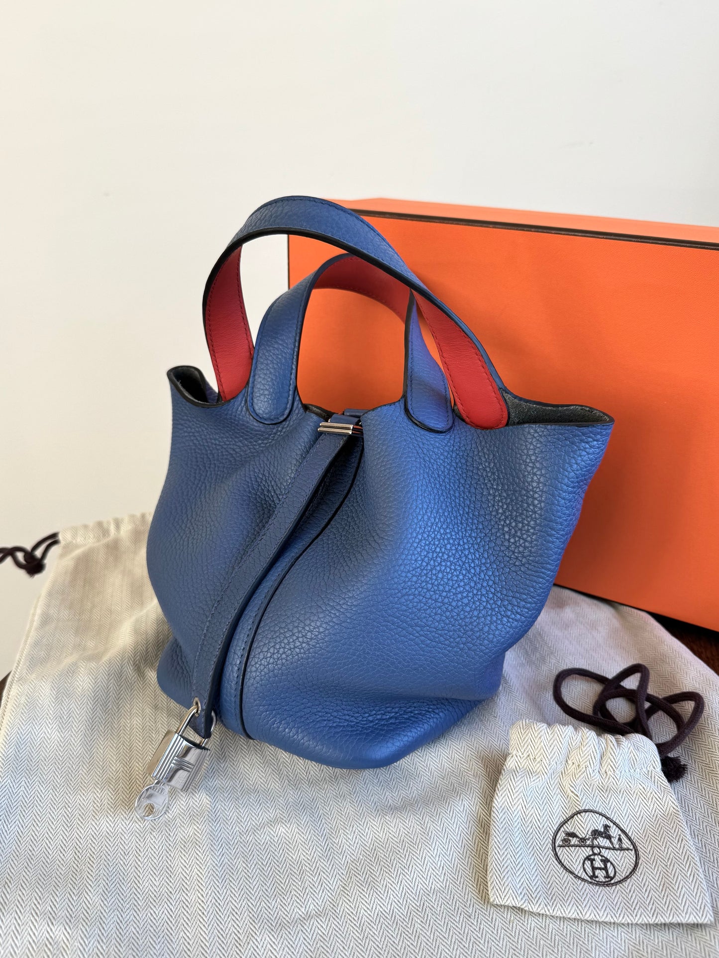 Pre-owned Hermès Picotin 18 Blue Brighton Capucine Clemence Bucket Bag