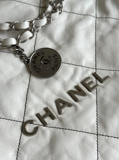 Pre-owned Chanel 22 Large White Leather Tote Bag