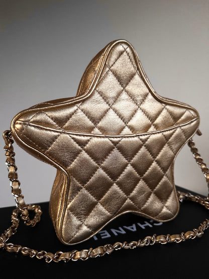 Pre-owned Chanel Walk Of Fame Metallic Gold Leather Bag