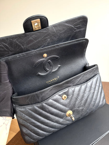 Pre-owned Chanel Timeless Classic Medium V-stitch Black Calfskin Flap Bag